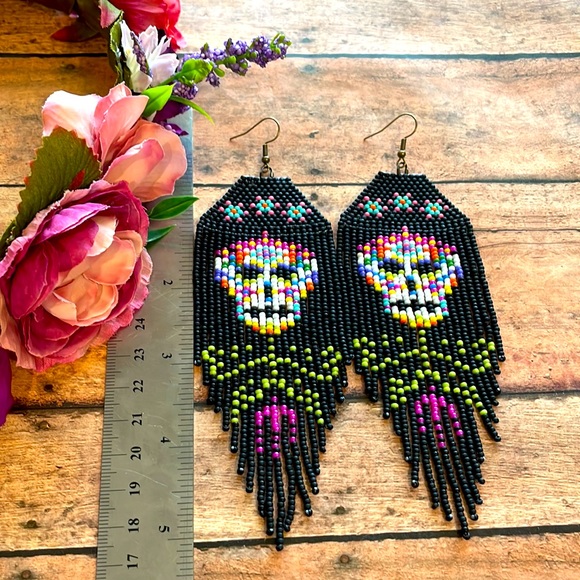 Skull Halloween beaded Earring - Picture 5 of 5